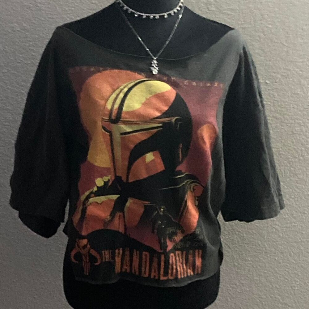 Star-Wars Off the Shoulder Crop-Top